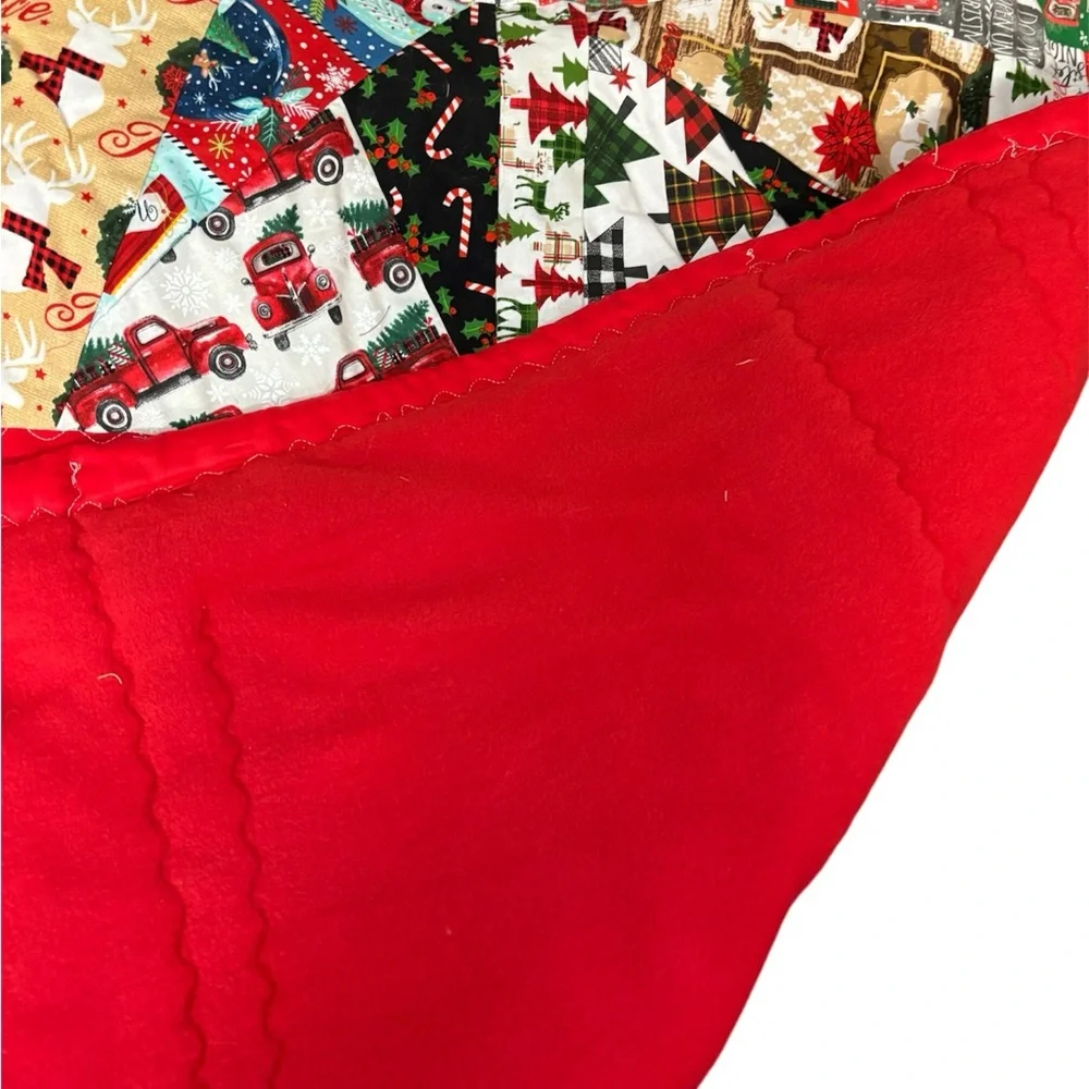 Christmas lap quilt. Approx 36” x 39”